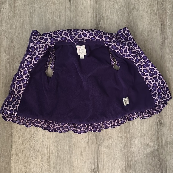 Cheetah print vest - Picture 3 of 3